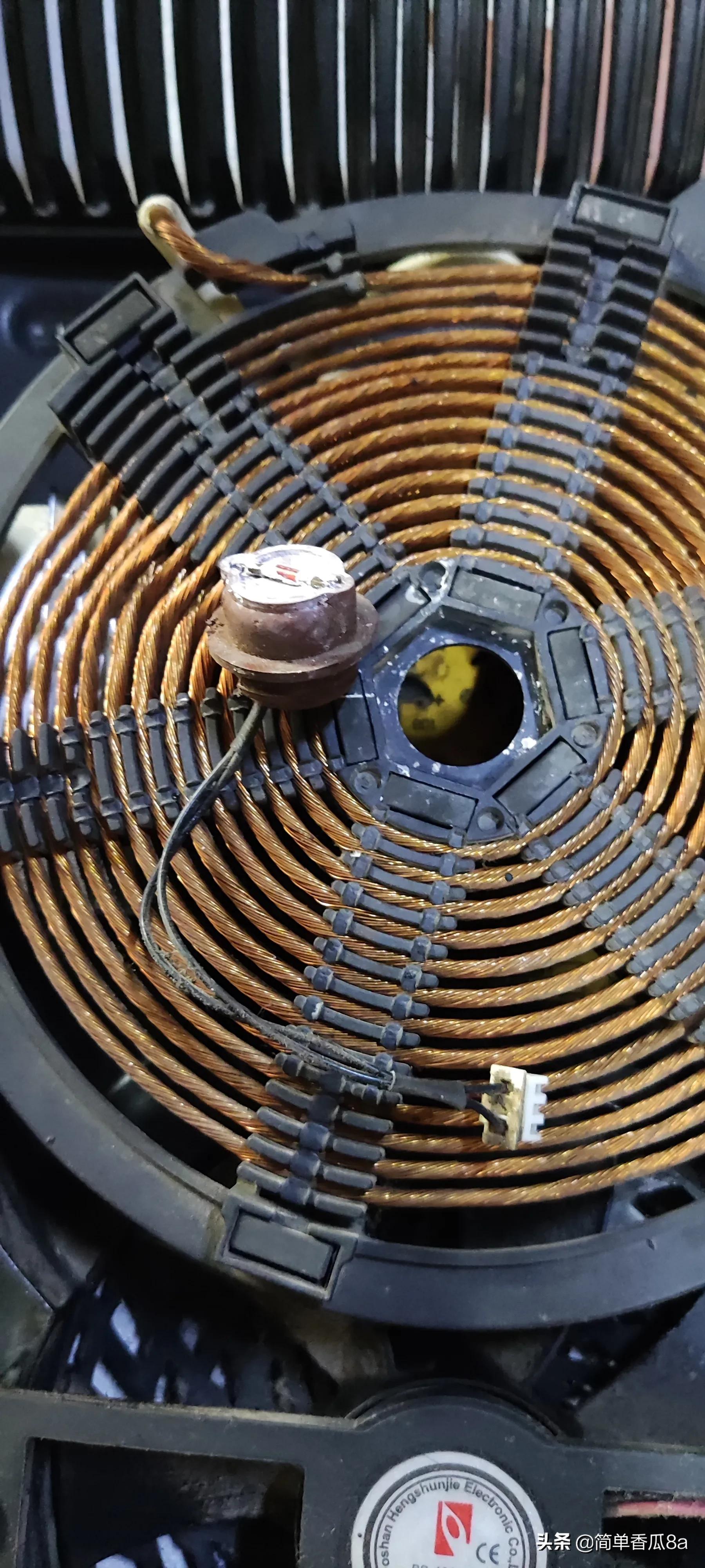 电磁炉自动跳停显示e4是怎么回事,凹面电磁炉老是跳停是什么原因