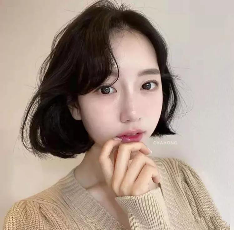 减龄蓬松卷烫,修饰脸型蓬松烫的卷法