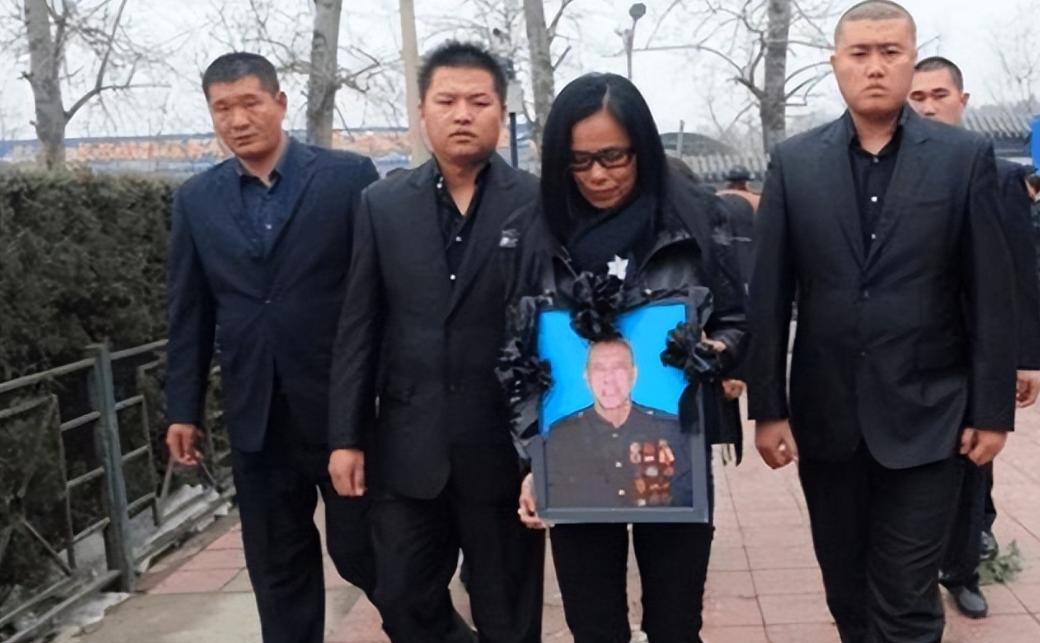 韦唯和前夫离婚多少年,韦唯与老公离婚原因