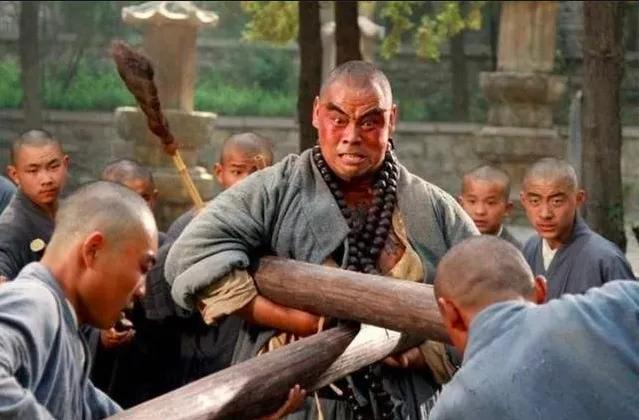 倒拔垂杨柳的鲁智深有什么特点,鲁智深真的能倒拔垂杨柳吗