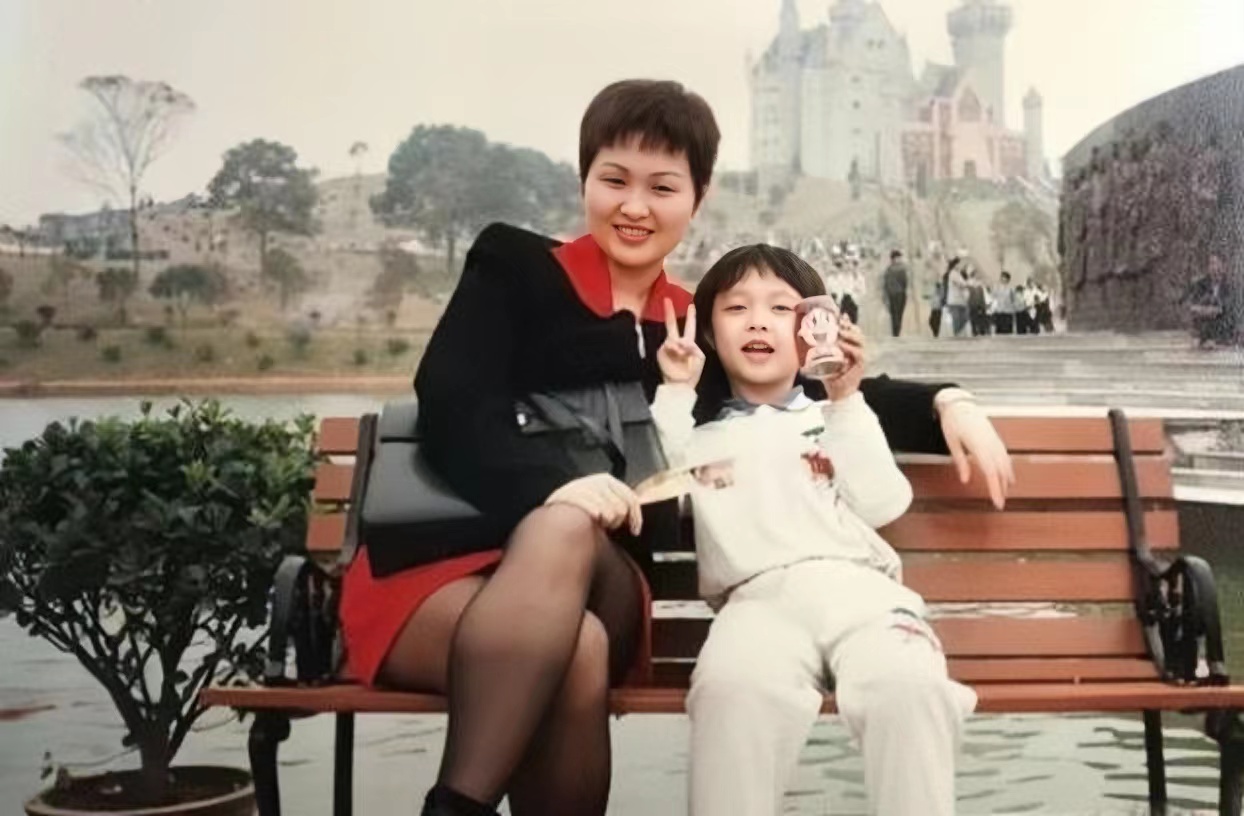 辱骂粉丝、无效宣发、卷款跑路，“家庭作坊”坑惨了这4位明星