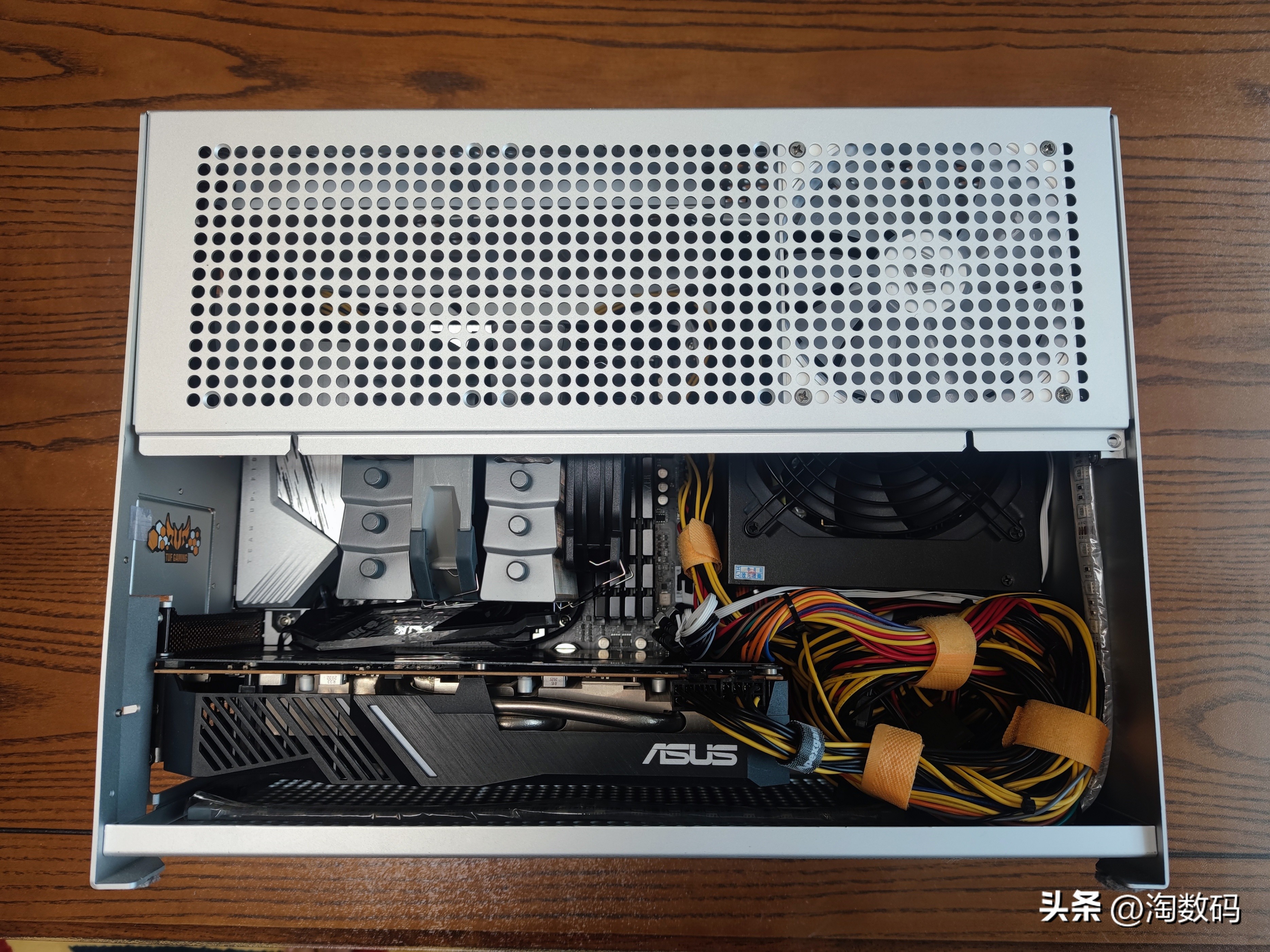 头铁矿卡配矿电:¥666块华硕RX5700+¥109块鑫谷金牌1250W装个机