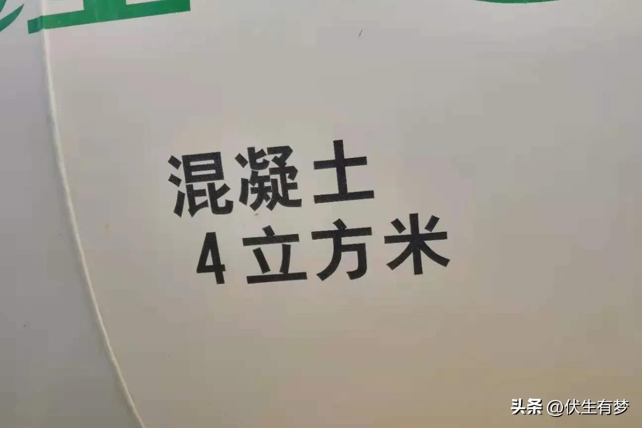 挖机挖土埋坟好吗,人被土埋了可以用挖掘机吗