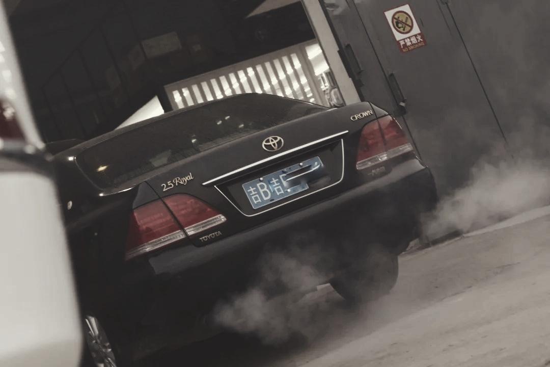 翻新车十二代皇冠修复全过程,12代皇冠25万公里要更换什么