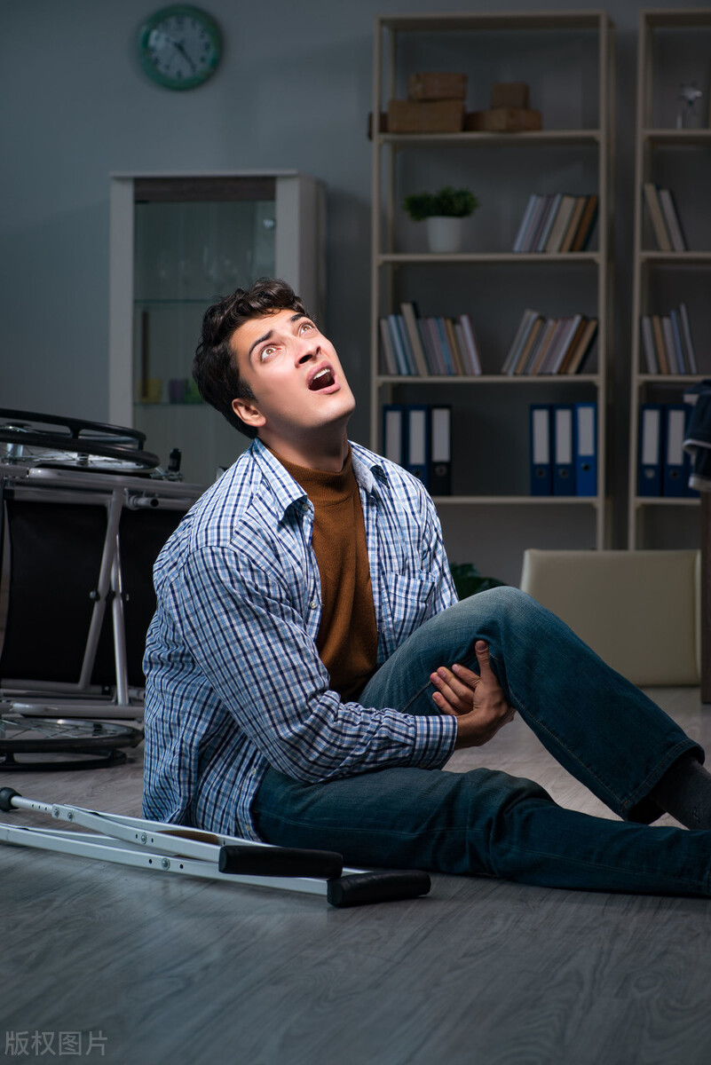 流浪女的独居生活视频,流浪女孩的一天