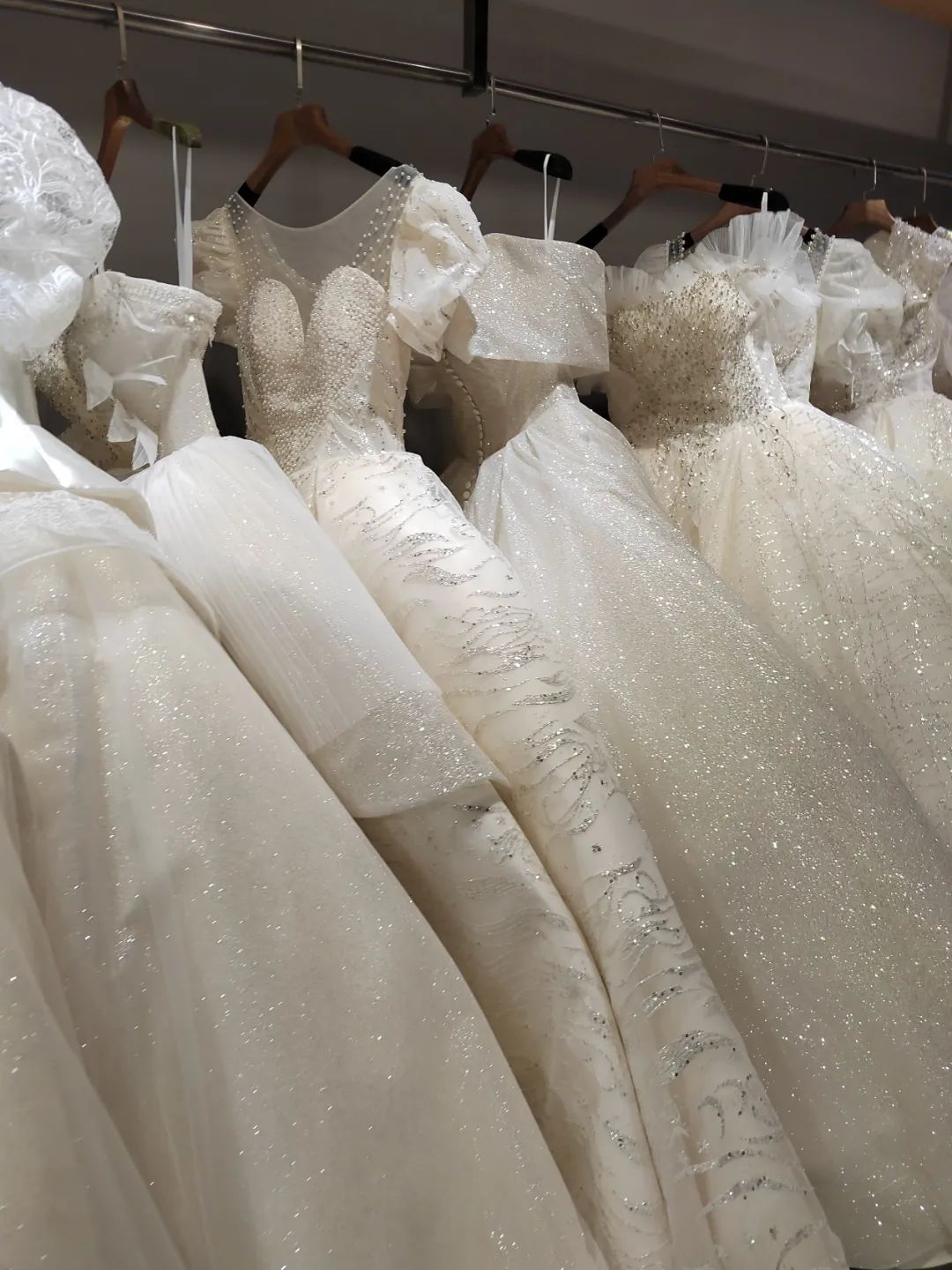 去苏州买婚纱划算吗,几月份去虎丘买婚纱便宜