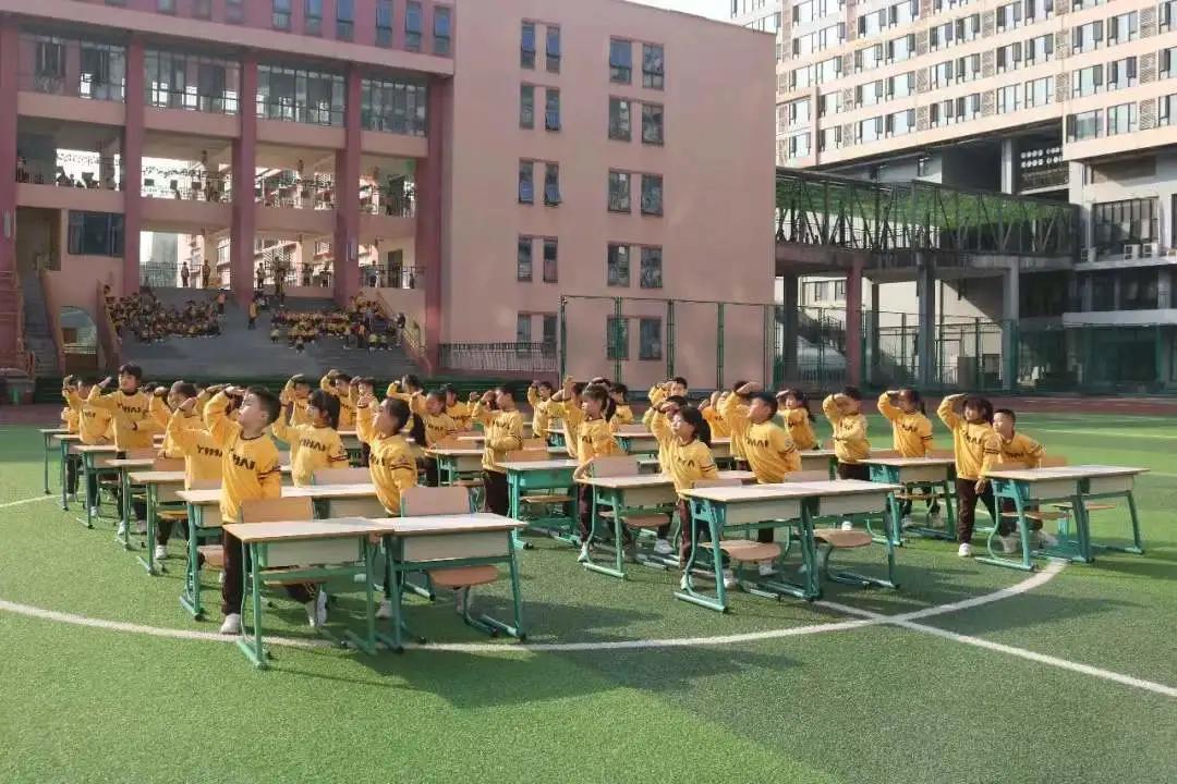 双减政策下的小学体育活动美篇,双减后孩子们拥有了快乐时光