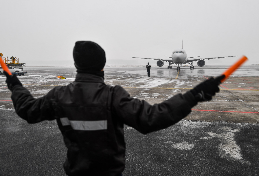 机场工作16小时日常,机场工作一天