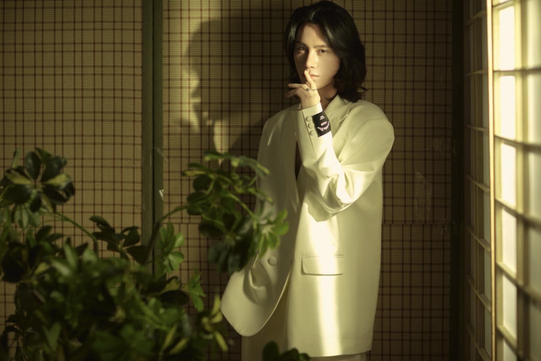 美子美妆教学视频,长发男美妆直播