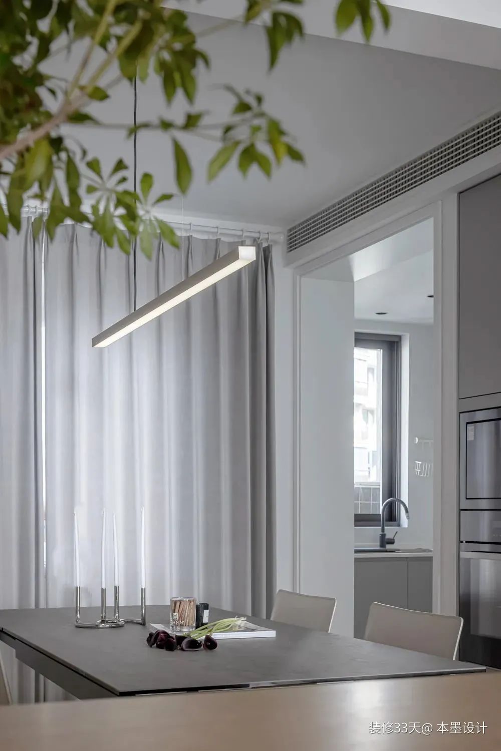 客厅超大储物柜改成衣帽间,客厅小房间改衣帽间