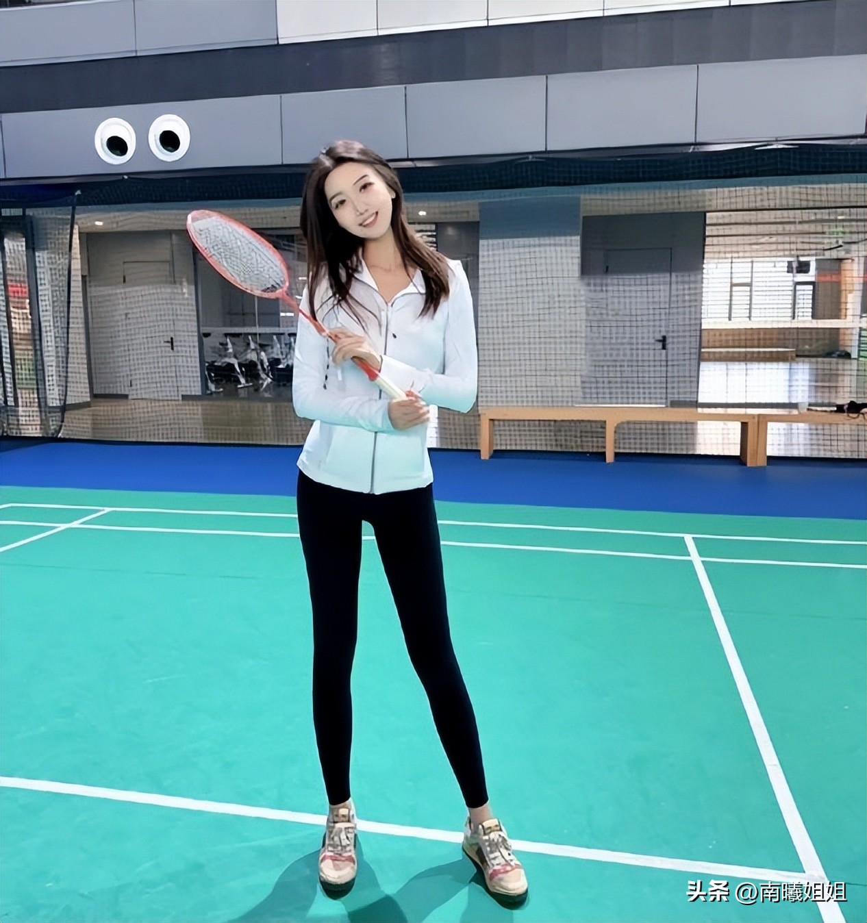 今年最流行的瑜伽服短袖上衣,瑜伽服上衣时尚最新款短袖