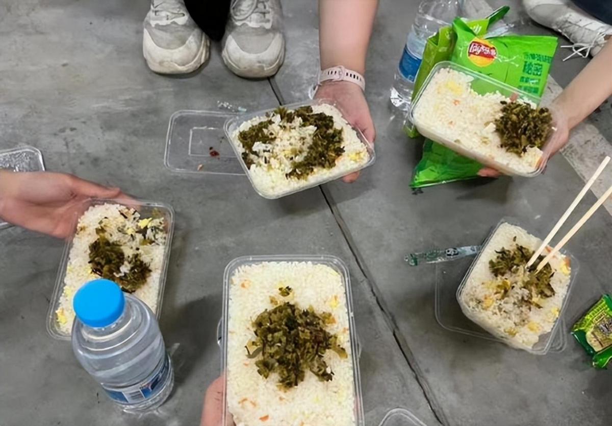 五月天演唱会吃火锅,五月天演唱会志愿者伙食被吐槽