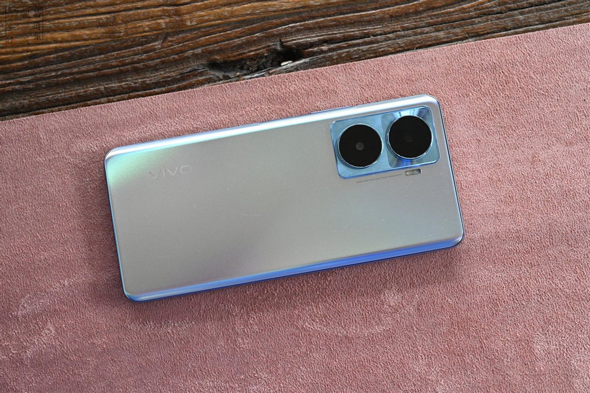 飞利浦手机最好的是哪款,100块钱能买什么备用手机