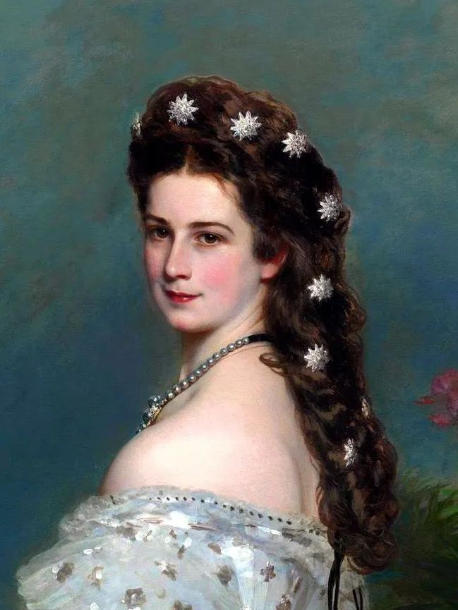 王冠要怎么戴才不会压塌头发,王冠头饰戴法