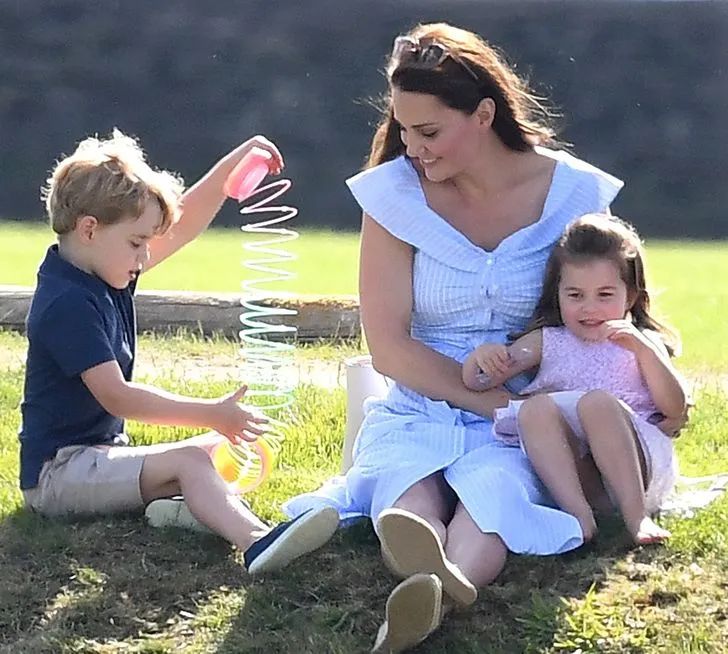 威廉哈里梅根生孩子了吗,威廉哈里梅根生日