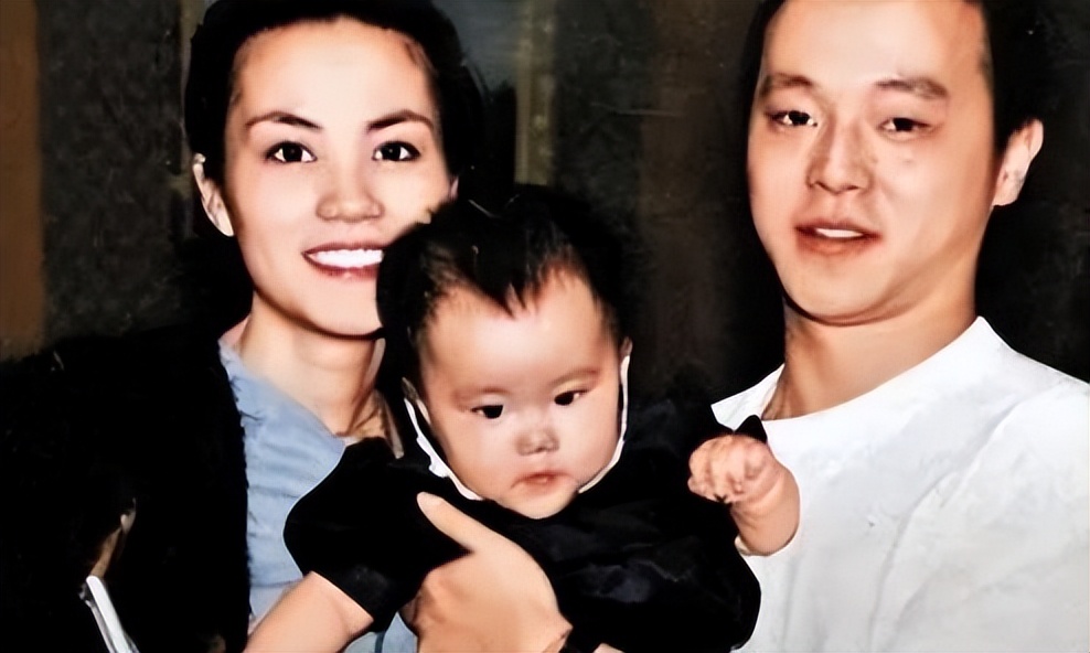 王菲谢霆锋现在婚姻近况咋样,李亚鹏王菲谢霆锋近况