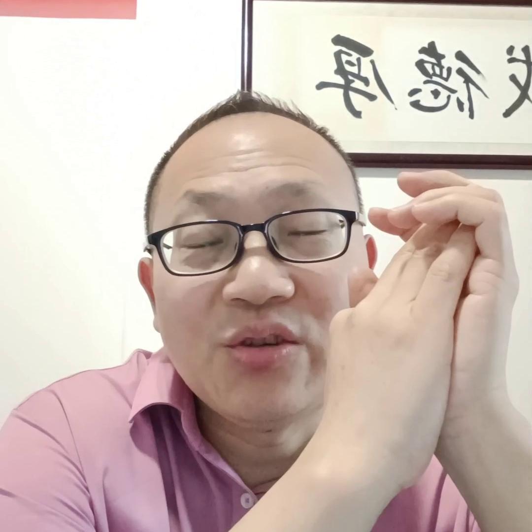 在工体拥抱梅西的少年发言,球场上突然跑上小男孩拥抱梅西