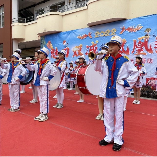 南康赤土民族小学,南康区赤土民族中心小学六年级
