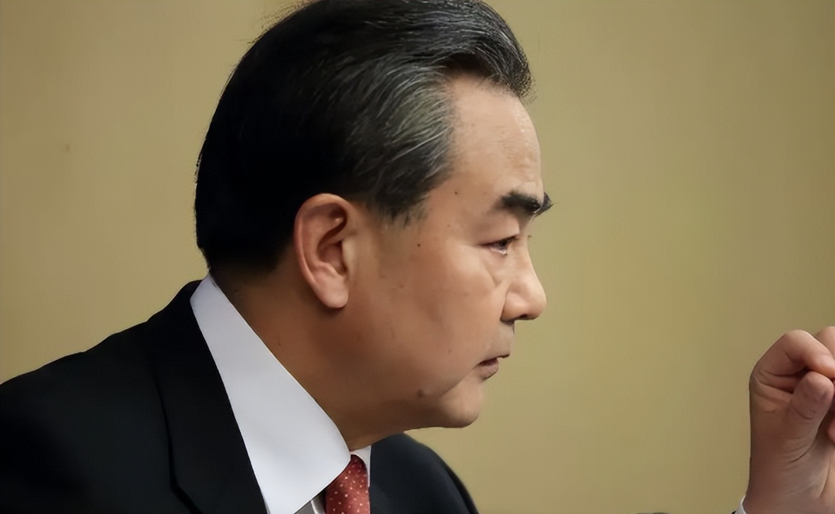 除了美国,还有2国也已点名对付中国,中方外长作出三大预判