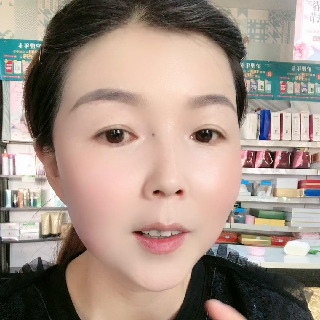 每天早上花三分钟就可以化个妆出门，没有那么理由，涮一个...