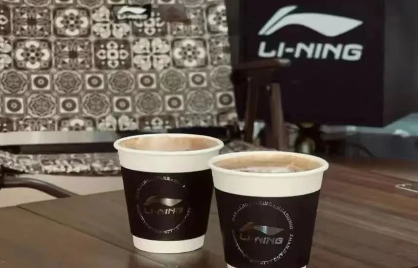 看完大嘴猴、易捷加油、狗不理开的咖啡店，谁能忍住不发朋友圈