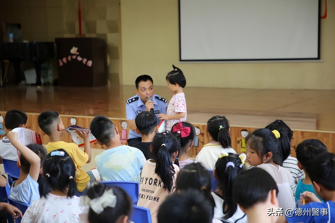 跟着警察去抓酒驾,跟着警察叔叔去出警