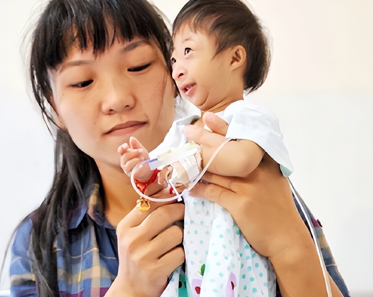 湖南生下小猴子卖给马戏团,湖南一产妇生下“小猴子”