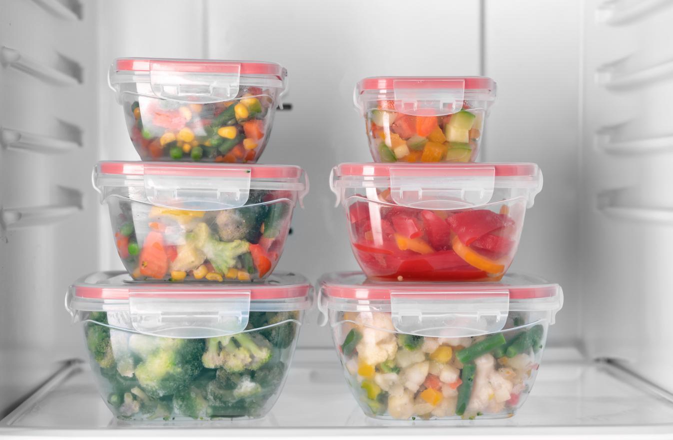 饭菜是凉了进冰箱还是热的进冰箱,饭菜是热的还是凉的放冰箱合适