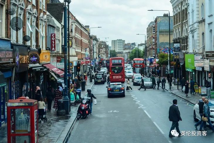 伦敦裸骑来了！查尔斯王储被警告不要干政！谷爱凌现身伦敦街头