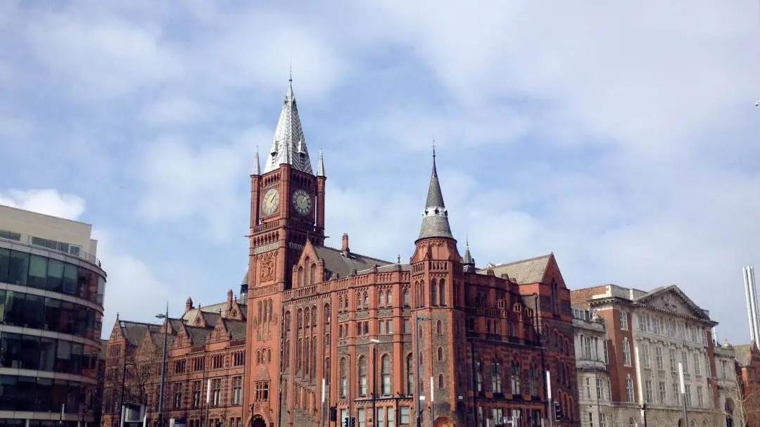 了解中西方的文化差异英文作文,中英风俗文化差异