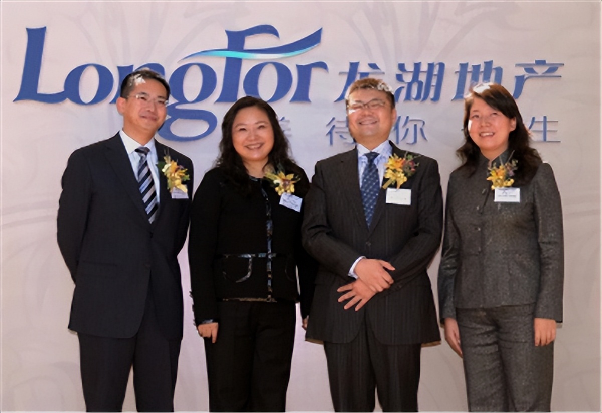 蔡奎和吴亚军离婚原因,蔡奎身价有多少亿