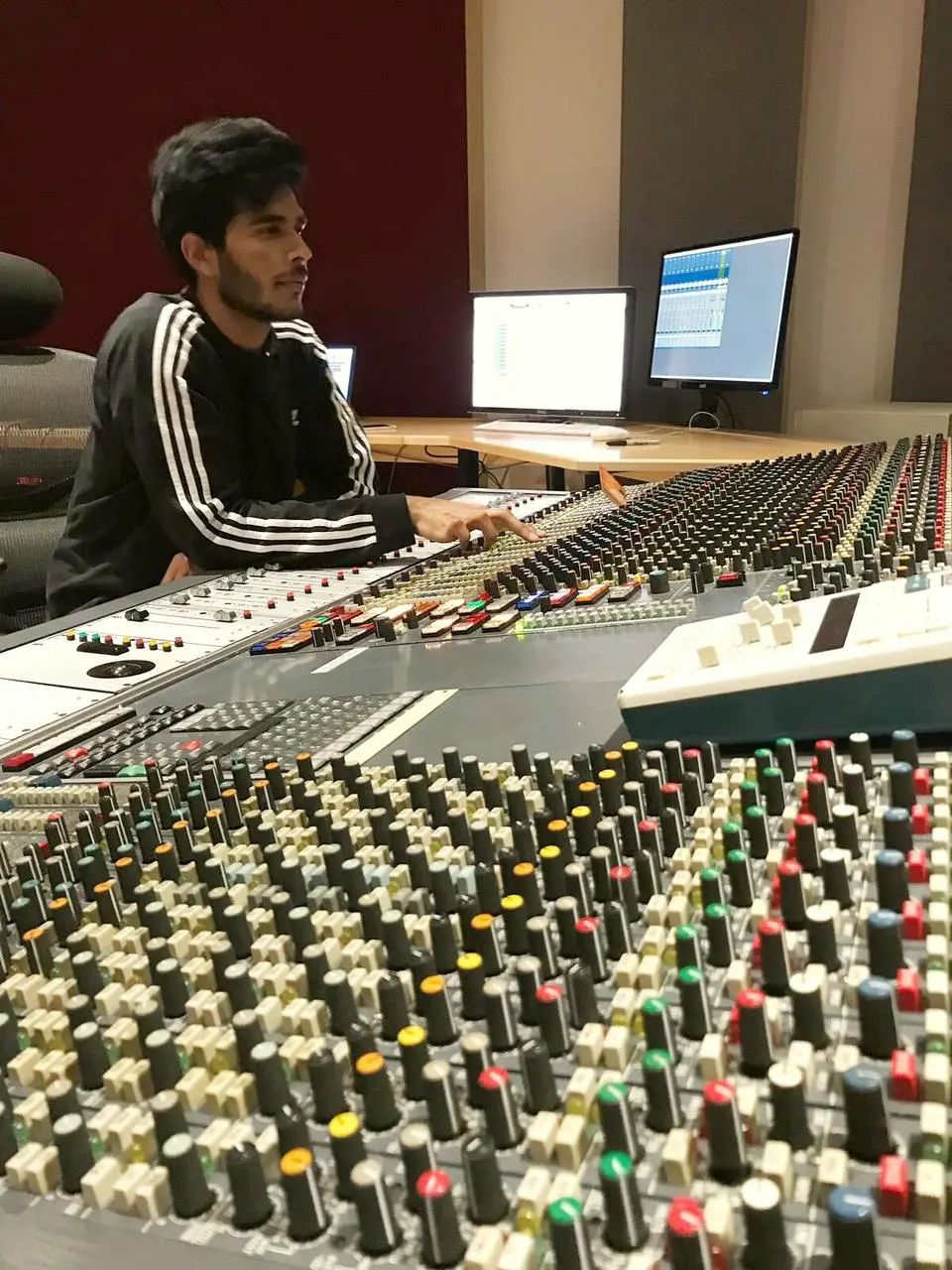 独立乐队贝斯手,独立音乐人歌手推荐