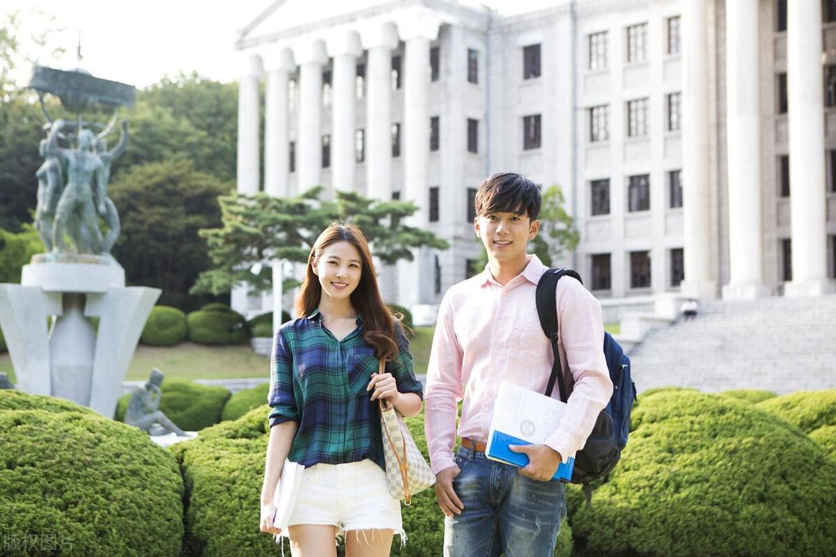 女儿远嫁父母给30万嫁妆,女儿出嫁父母陪嫁二十万