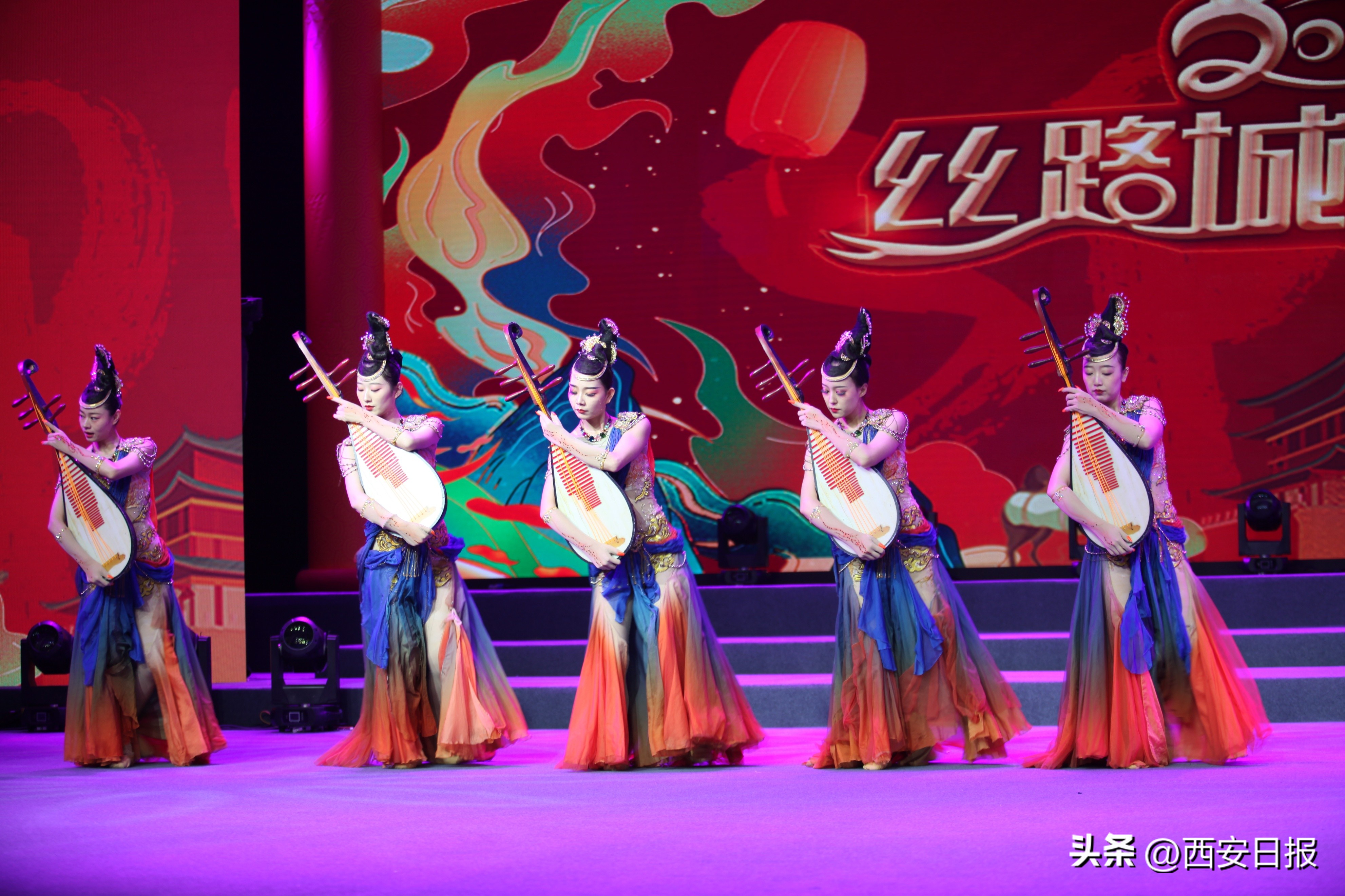 卯免迎春奋进年万家灯火耀长安——《2023丝路城市春晚》小年夜华彩绽放