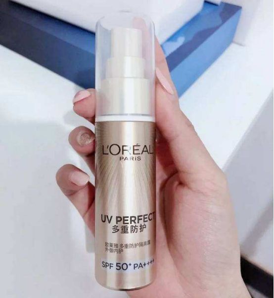 欧莱雅水感轻肌防晒与珀莱雅防晒,薇诺娜防晒跟欧莱雅防晒哪个好使