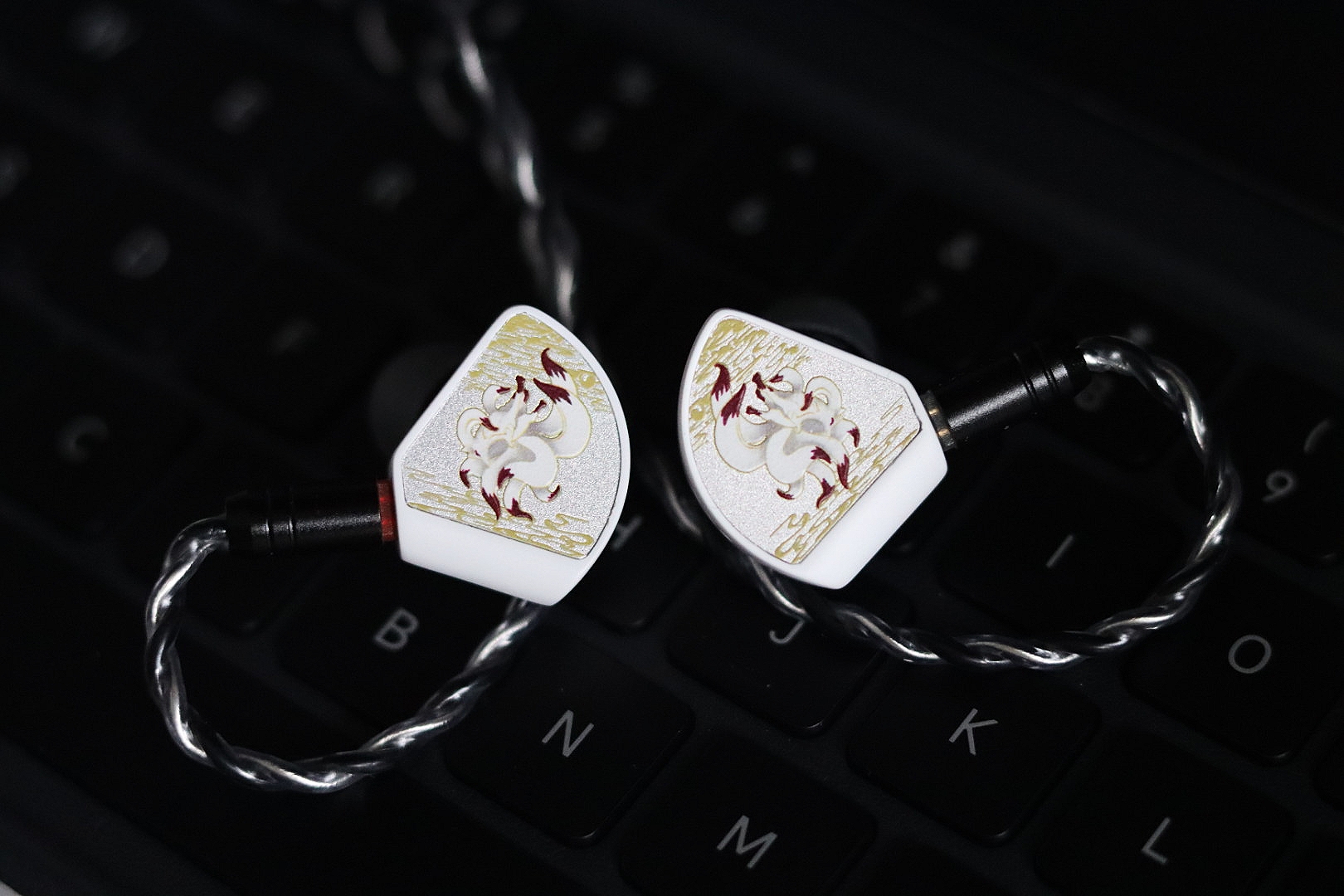 凤鸣天音九尾对比,凤鸣天音九尾耳机怎么样