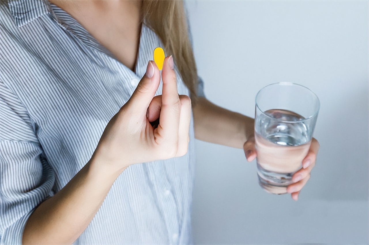 几毛钱的维生素b2治好病,高血压人可以一直吃维生素b2吗