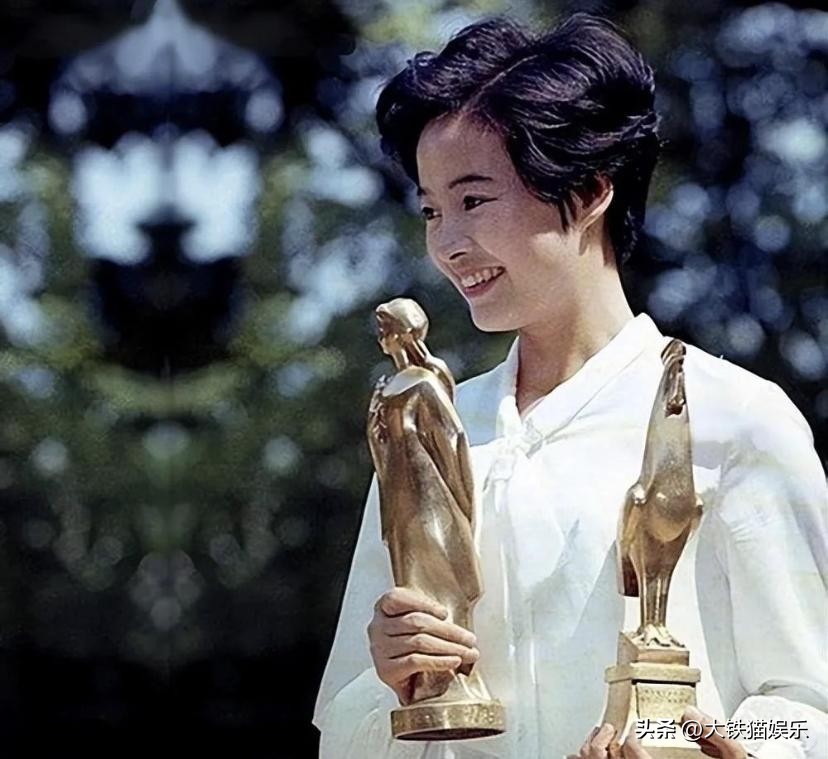 《庐山恋》42年：张瑜无儿无女，郭凯敏两任妻子所生儿子颜值都高