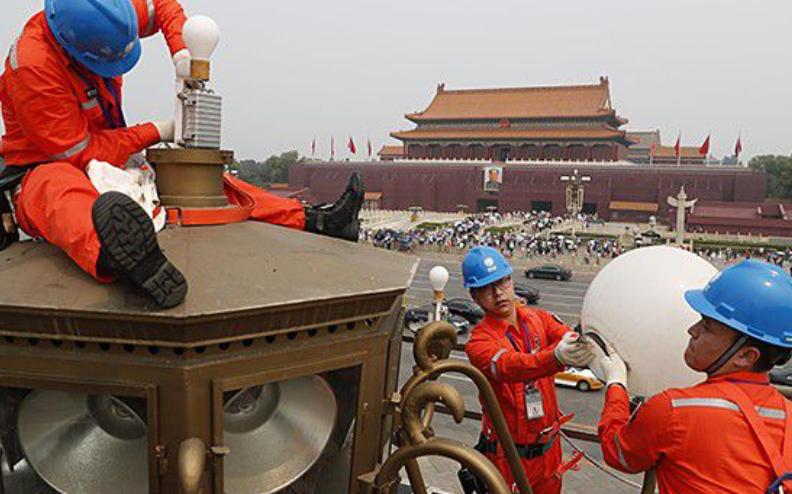 长安街253基华灯的秘密:62年前总理亲自拍板,长亮至今暗藏玄机