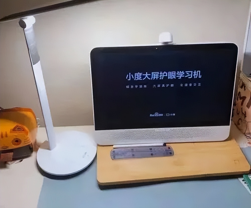 把内容、AI装进硬件里，教育硬件中场战事拼什么？