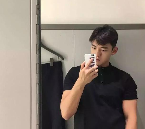 陆家嘴投行金融男,上海陆家嘴金融男