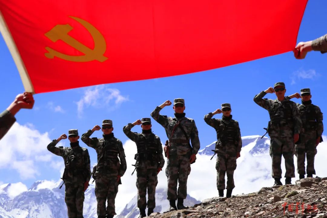 在这里，30岁出头的战士凭借“M型”发际线站在了“鄙视链”上游