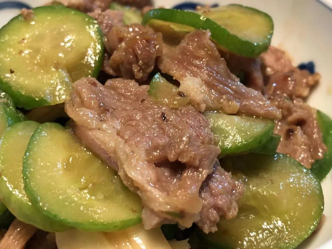 潮爸1月5日午餐记录,品尝东海刀鱼,跟长江刀鱼不一样的咸鲜味