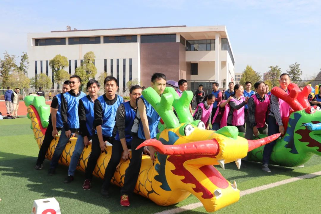 团建趣味飞机游戏怎么玩,趣游研学营