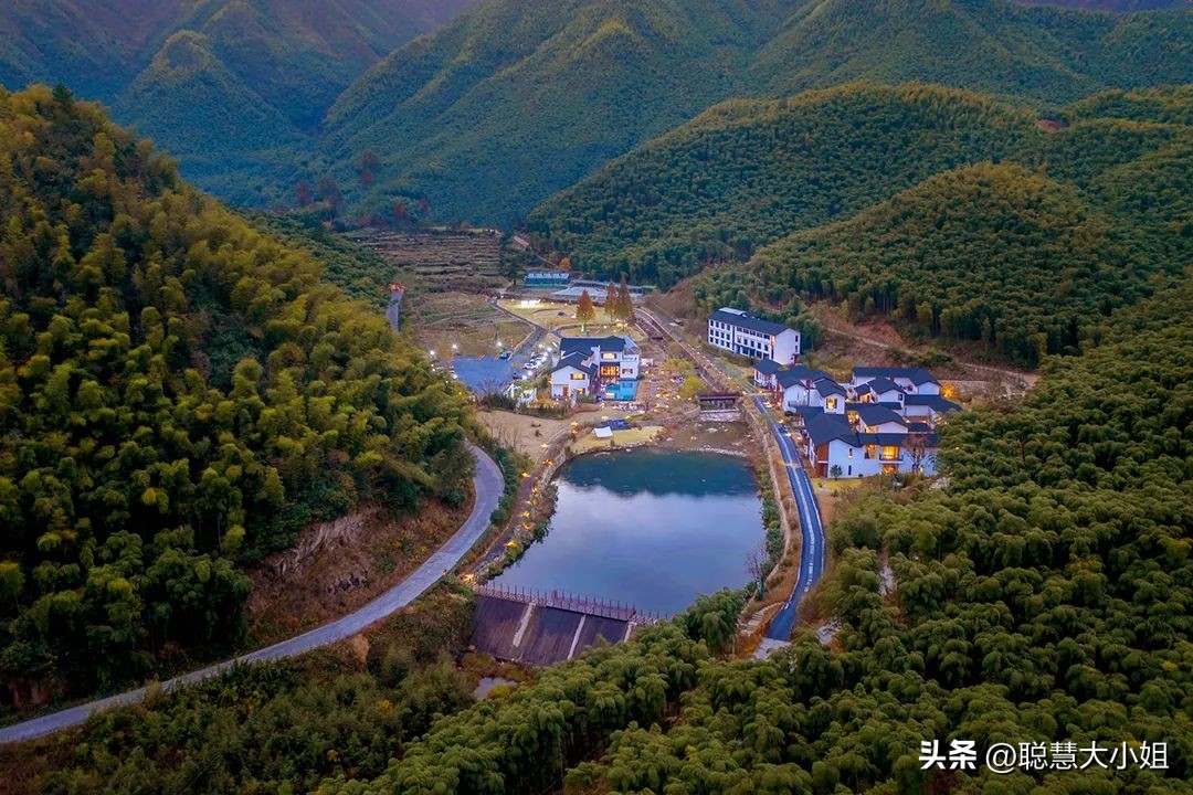 去安吉住哪个酒店离各景区比较近,去安吉哪种酒店最好玩