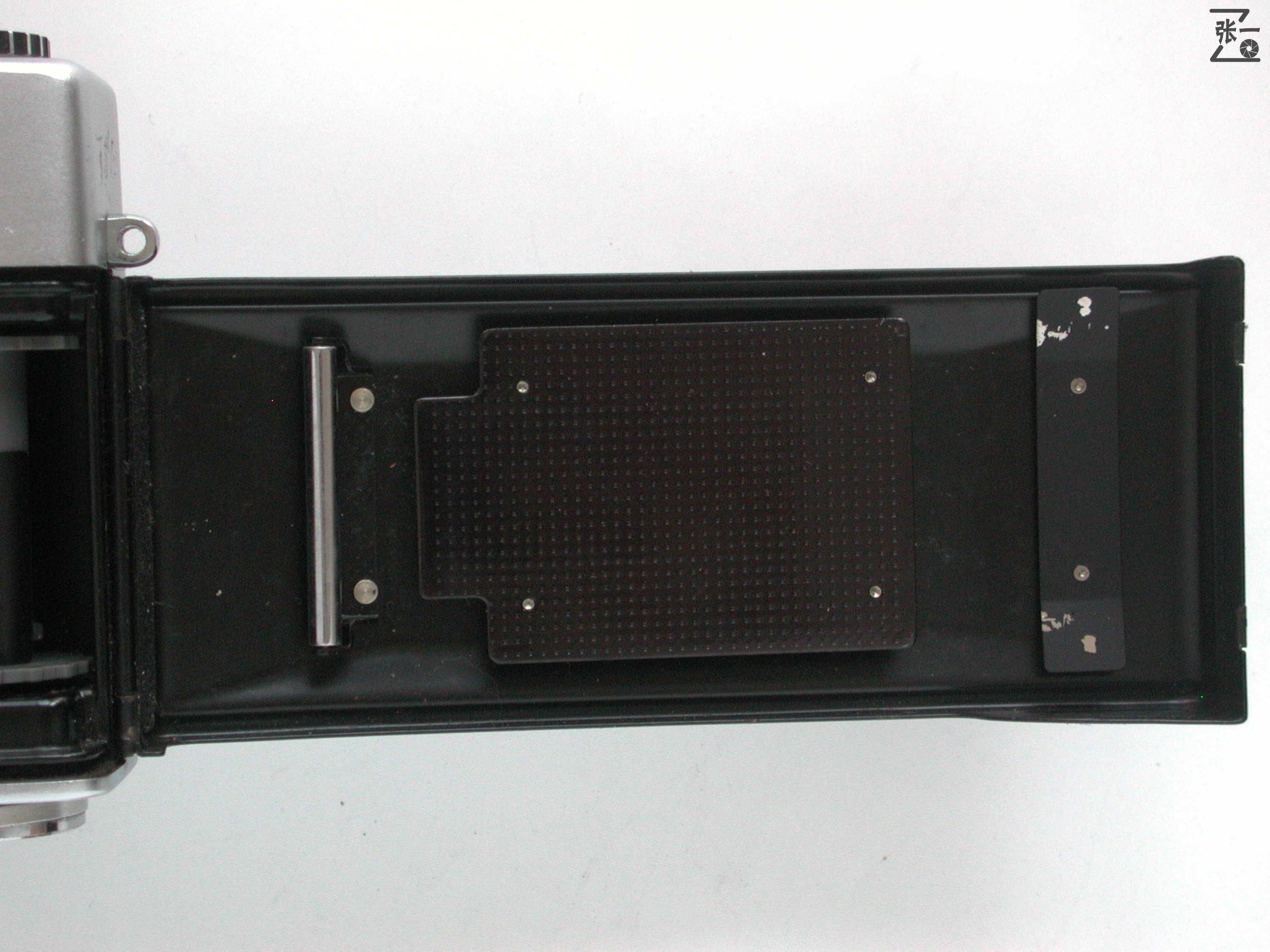 倒片旋钮在机身侧面的日本Fujica35Auto-M旁轴相机！1962年问世