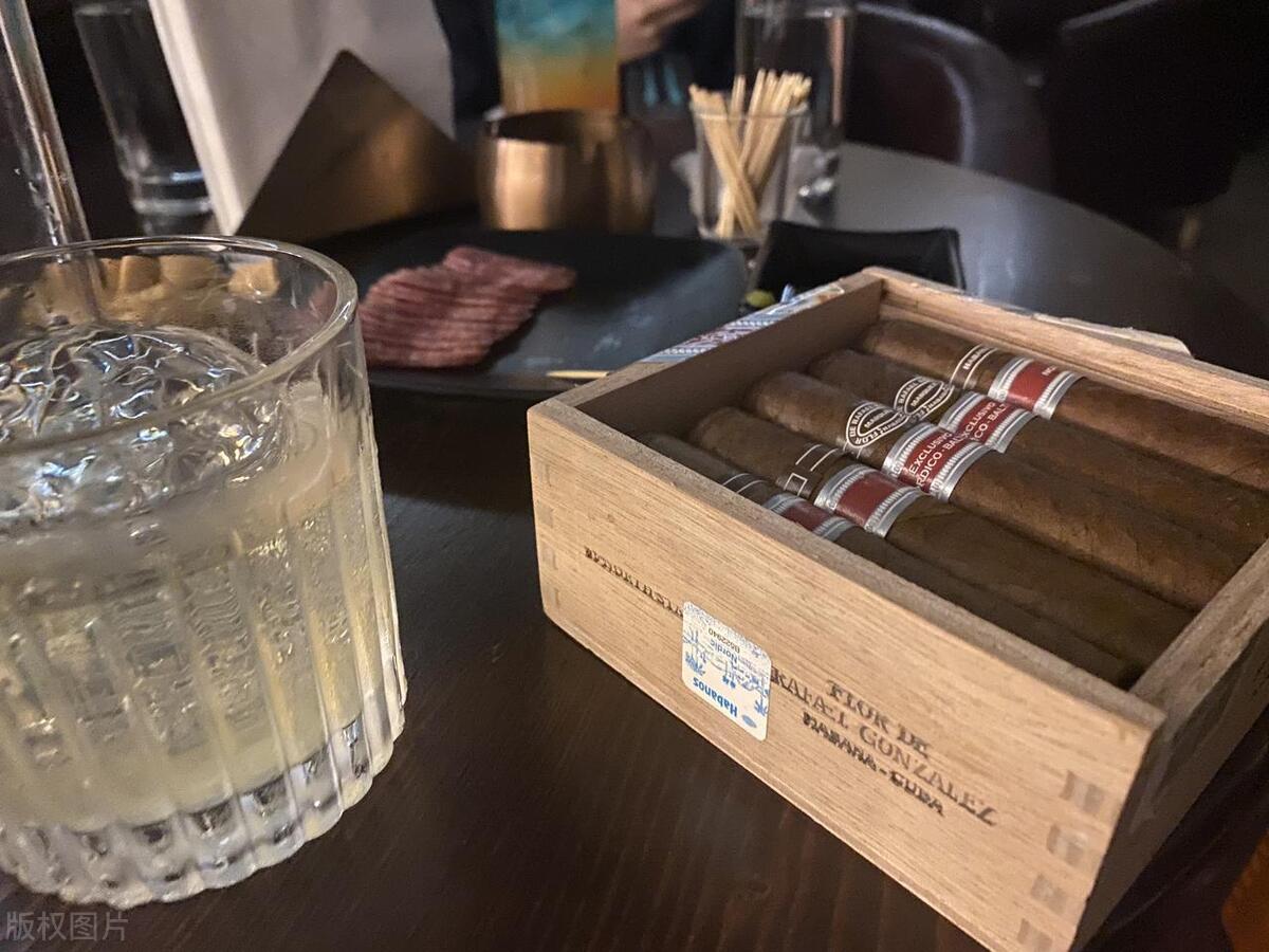 *裤内**上有血，小心得了这种病，医生建议要重视