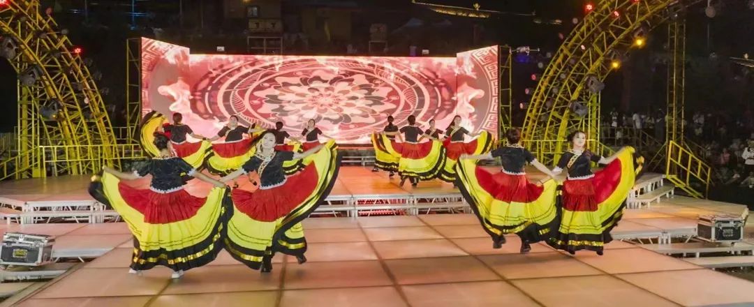 峨边黑竹沟篝火晚会,火把节彝族打歌展演