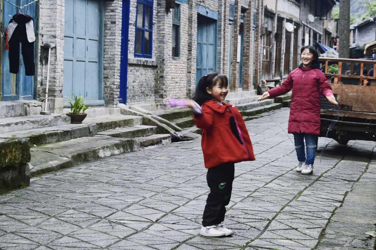 乐山异国风情打卡新去处,乐山游玩攻略及人文风情