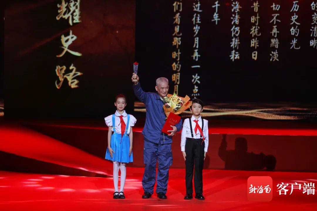 满满的感动夜空中最亮的星朗诵,满满的感动特别暖心